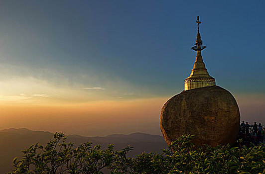 金岩石佛塔,吉谛瑜佛塔,日落,缅甸,亚洲