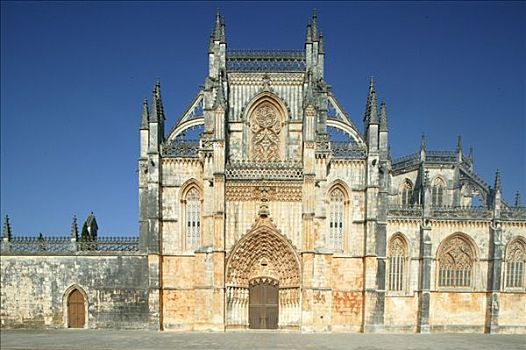 葡萄牙,巴塔利亚,寺院