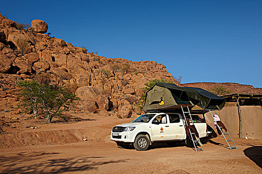 四驱车,露营,山,靠近,杜维尔方丹,达马拉兰,纳米比亚,非洲