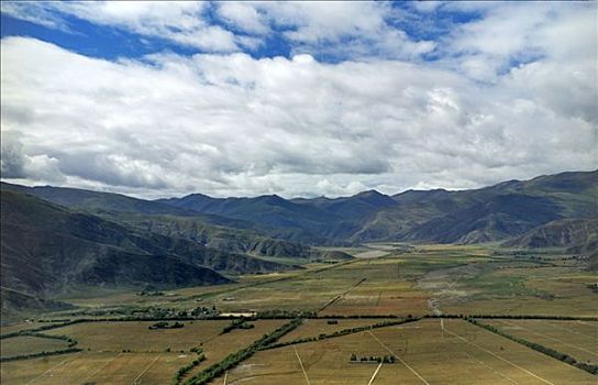 青藏高原河谷