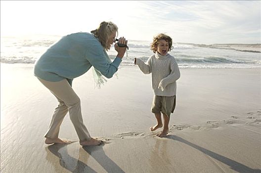 祖母,孙子,海滩