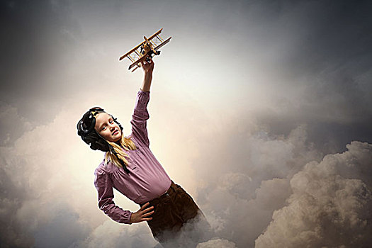 图像,小女孩,飞行员,头盔,玩,飞机模型,云,背景