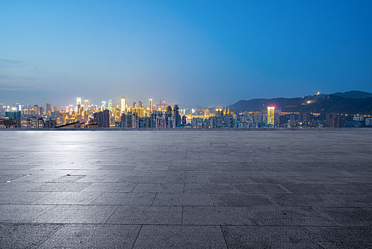 汽车广告背景,地板和重庆城市天际线