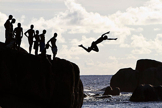 青少年,跳跃,石头,剪影,马埃岛,塞舌尔,非洲,印度洋