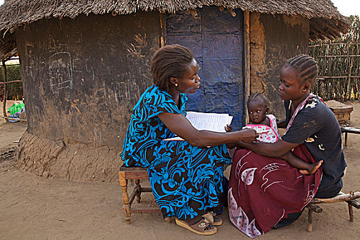社区,健康,志愿者,交谈,女人,母性,婴儿,母乳哺育,拜访,居民区,朱巴,南,苏丹,十二月,2008年