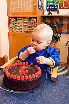 婴儿,1岁,生日蛋糕
