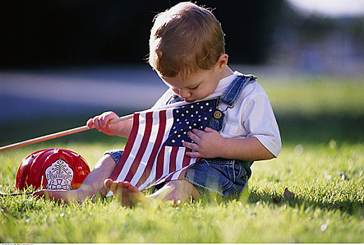 孩子,坐,地点,美国国旗,消防帽