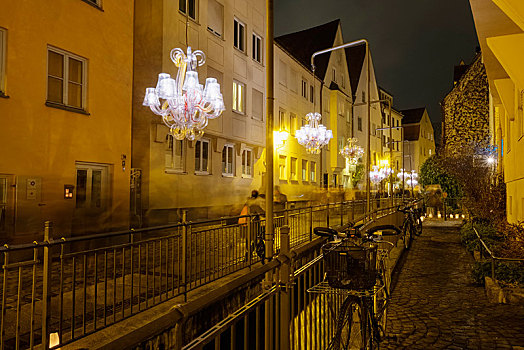 夜晚,吊灯,上方,中间,奥格斯堡,斯瓦比亚,巴伐利亚,德国,欧洲