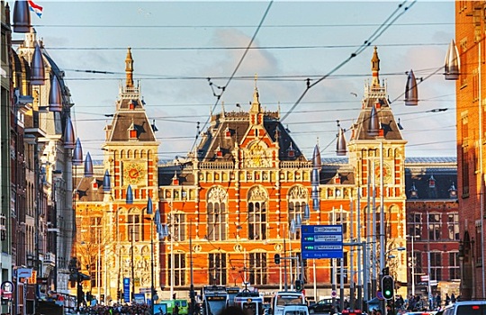 阿姆斯特丹,火车站