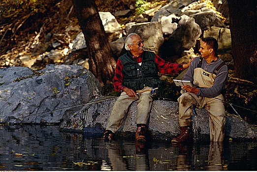 成熟,父子,飞钓,橡树溪峽谷,亚利桑那,美国
