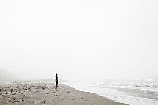 孤单,女人,站立,海滩,圣地亚哥,加利福尼亚,美国
