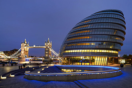光亮,塔桥,市政厅,右边,设计,诺曼福斯特,黄昏,伦敦,英格兰,英国,欧洲