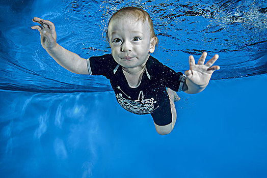 小男孩,水下,游泳池,乌克兰,欧洲