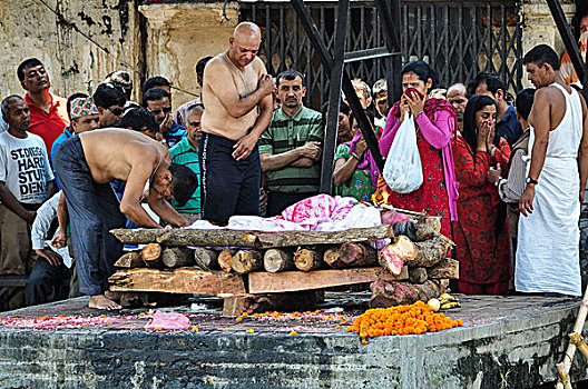 火葬,典礼,帕斯帕提那神庙,河,加德满都,尼泊尔,亚洲