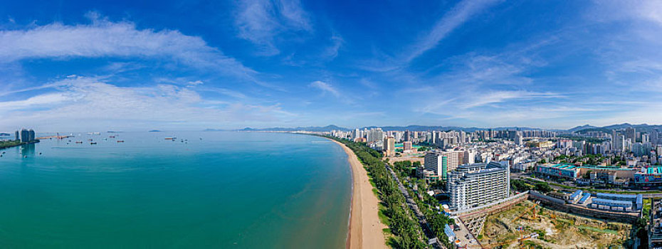 航拍海南三亚湾旅游度假区海水浴场椰林沙滩