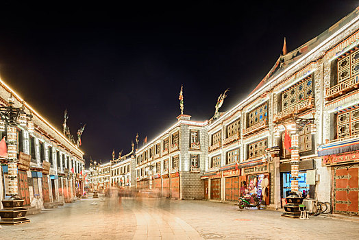 西藏拉萨八廊街夜景
