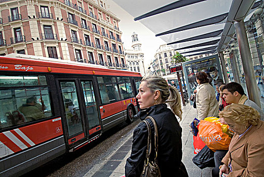 公交车站,雨,马德里,西班牙,欧洲