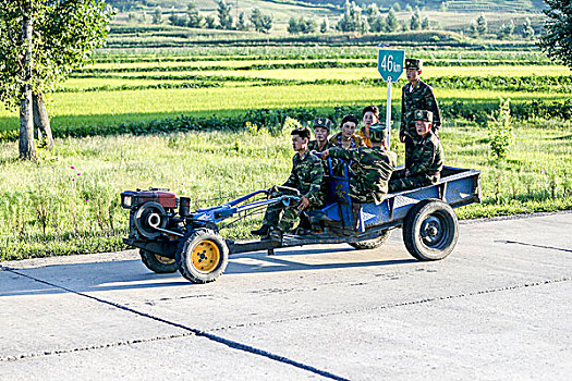 朝鲜的拖拉机