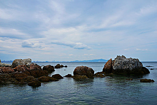 清澈的养马岛海景