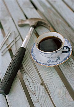 锤子,一杯咖啡