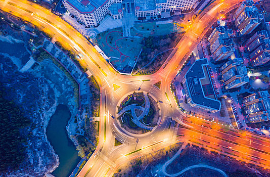 转盘公路夜景