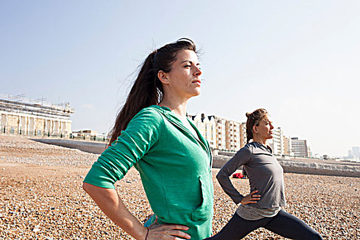 两个女人,热身,培训,布莱顿海滩