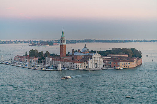 意大利威尼斯黄昏航拍城市风光