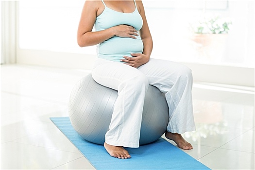孕妇,坐,健身球,接触,腹部