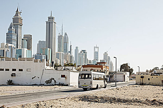巴士,迪拜
