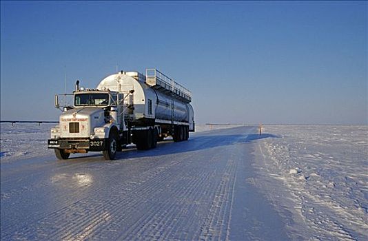 卡车,驾驶,冰,道路,建造,油,独特,场所,冬天,普拉德霍湾,阿拉斯加,美国