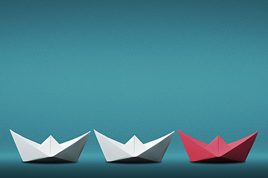 领导,纸船,概念,红色,白色,三个,船,航行,蓝色背景,管理,团队,竞争