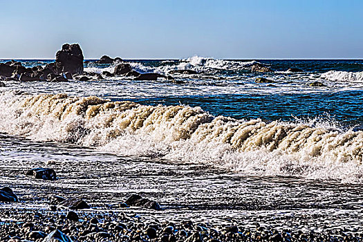 波浪,泡沫,石头,海滩