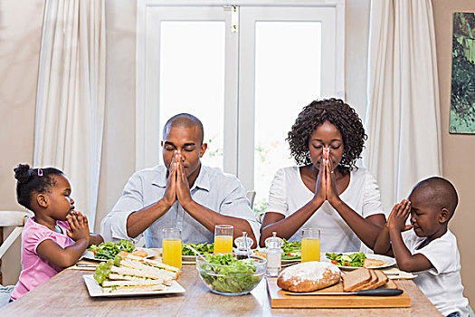 幸福之家,饭前祷告,食物