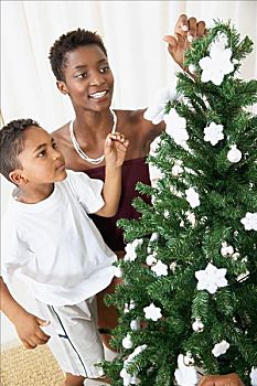 母亲,儿子,装饰,圣诞树