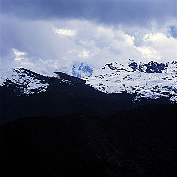 西藏林芝色季拉山南迦巴瓦峰