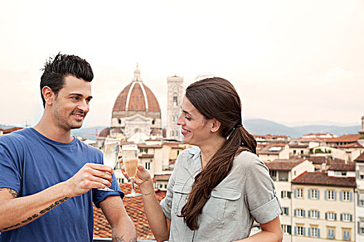 情侣,祝酒,香槟,佛罗伦萨大教堂,背景,佛罗伦萨,托斯卡纳,意大利