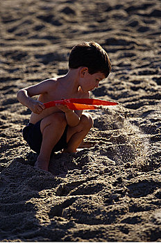 男孩,泳衣,玩,铲,海滩,罗德岛,美国