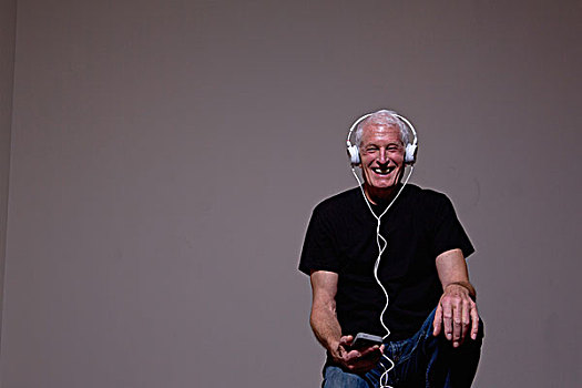 头像,老人,听,mp3播放器,耳机