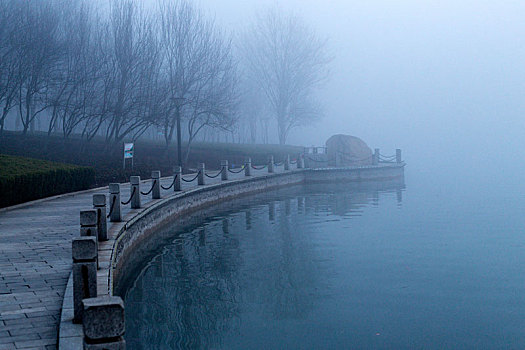 栈桥,雾