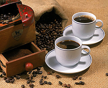 咖啡杯,咖啡豆,咖啡研磨机