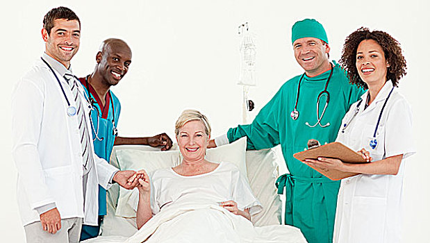 医院,团队,女病人,看镜头,微笑
