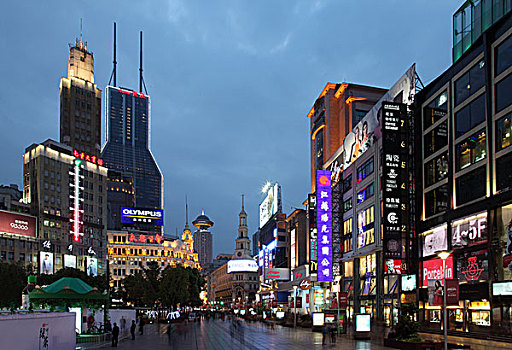 上海南京路步行街世纪广场