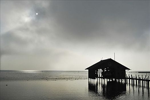 船库,正面,薄雾,湖,基姆湖,巴伐利亚,德国