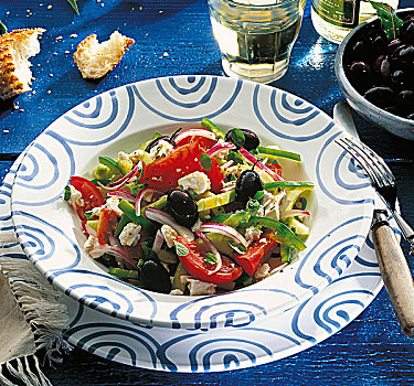 希腊沙拉,黄瓜,胡椒,西红柿,红洋葱,乌榄,羊乳酪,希腊,烹饪