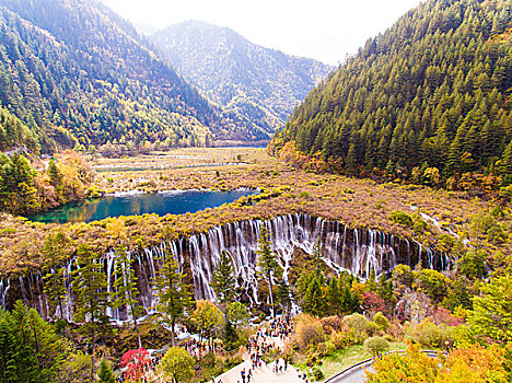 航拍九寨沟诺日朗瀑布