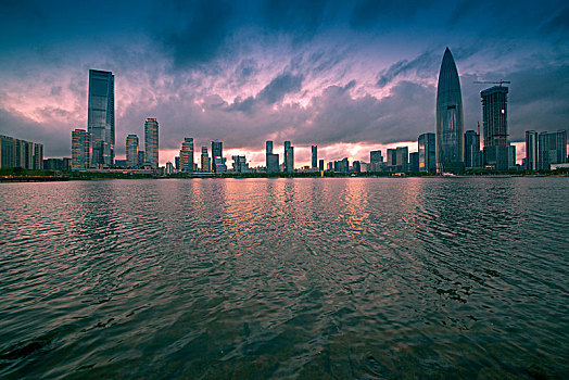 中国广东深圳南山后海湾都市夜景