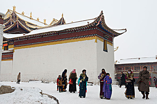 甘肃甘南地区,郎木寺,藏传佛教圣地,藏民服饰,徐学哲摄影,尼康,年月