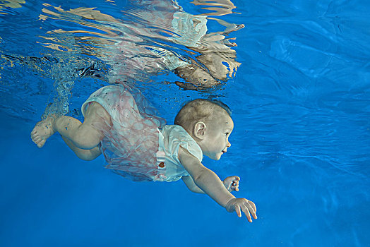 婴儿,女孩,游泳池