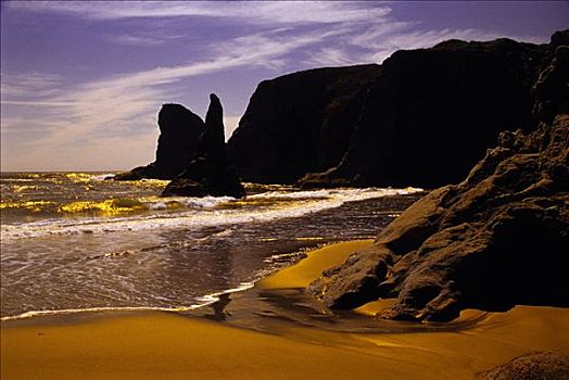 海滩,海浪,岩石构造,班顿海滩,俄勒冈海岸,俄勒冈,美国