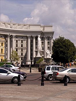 乌克兰,基辅,外国,地点,老建筑,斯大林,柱子,树,蓝天,云,2004年